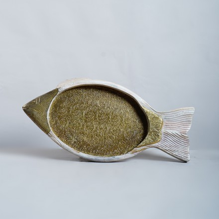 嵌铜片鱼果盘63*29*4cm