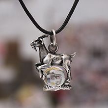 嵌白水晶银挂坠(羊)