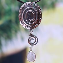 嵌月光石银挂坠-穆如清风