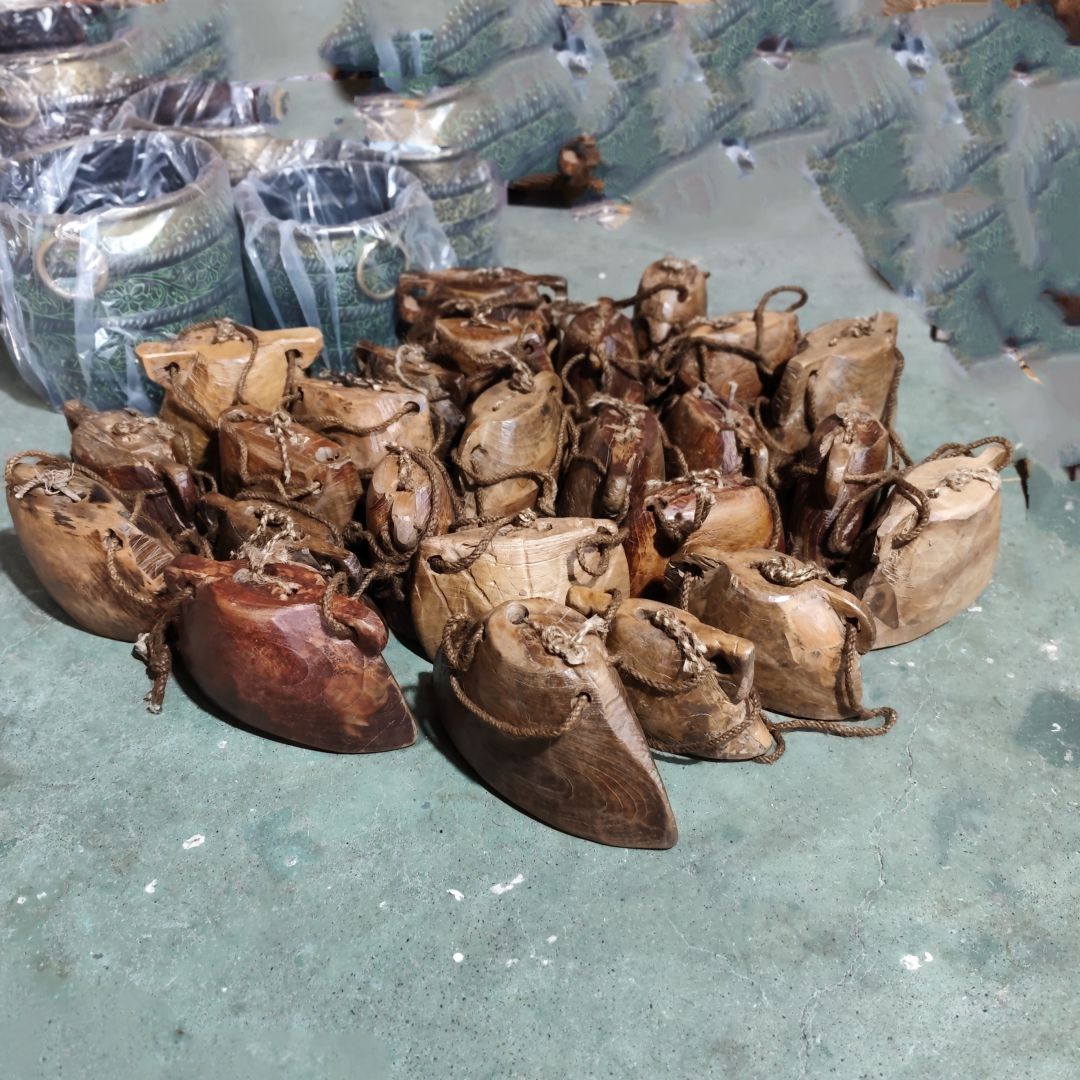 实木牛铃铛挂件20-22*6-9*10-15cm