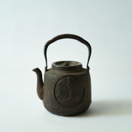 京都龙文堂老铁壶18.3*15.5*24.5cm