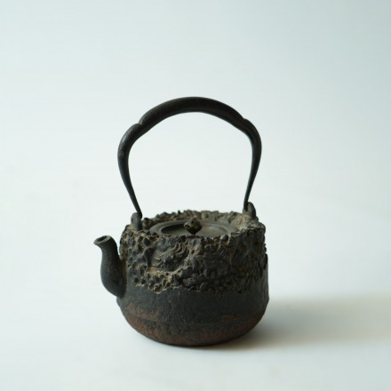 京都龙文堂螃蟹老铁壶16.3*14.2*21.3cm