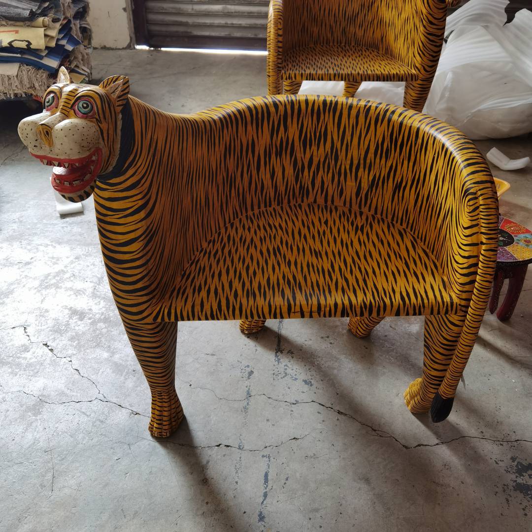 实木彩绘老虎椅85*76*87cm