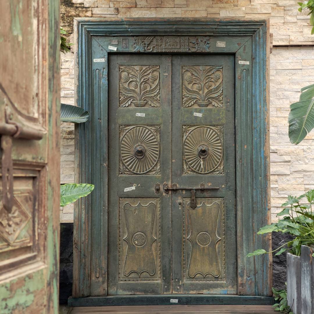 雕花双开门148*16*217cm