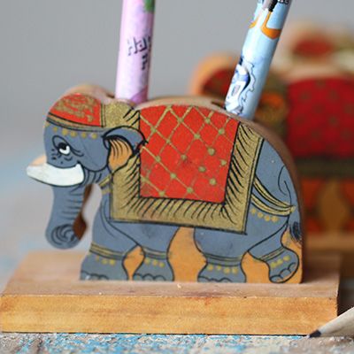 手工彩绘儿童卡通象鼻笔筒学生艺术礼物创意时尚立式木质书桌摆件