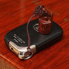 一桶金-小叶紫檀手机挂饰