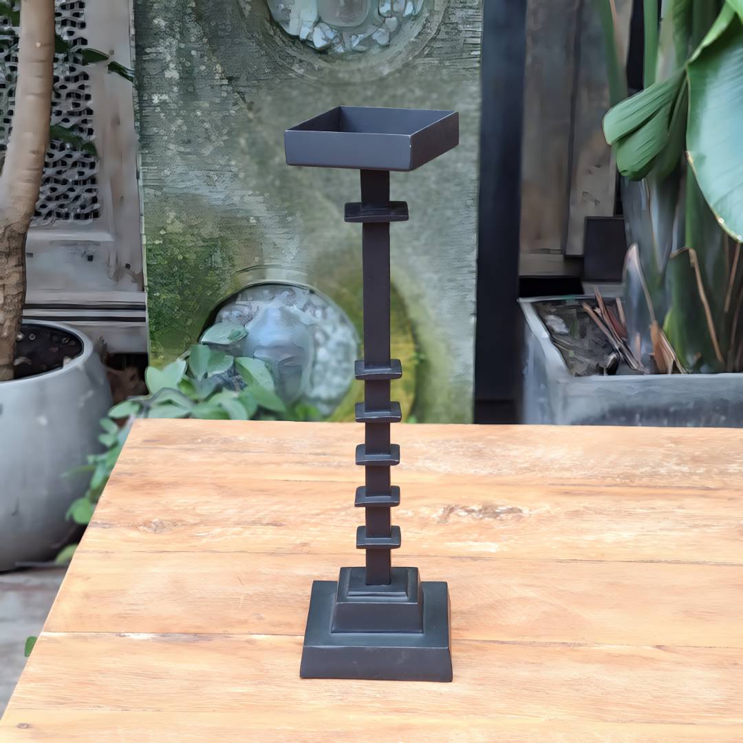 铸铁烛台12.4*12.4*45cm