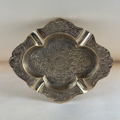 铜制烟灰缸11*9*1.2cm