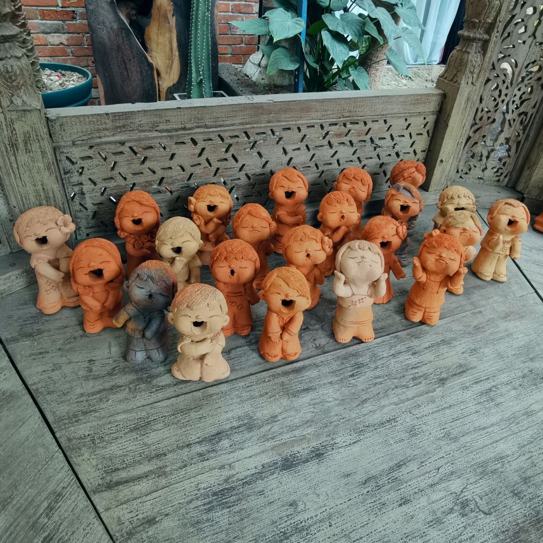 手工土陶摆件(娃娃)8.5*8*17.5cm